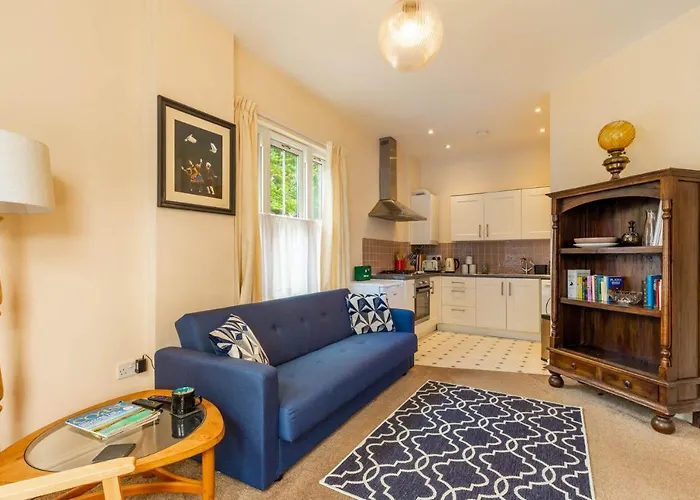 Host & Stay - Coastal Retreat