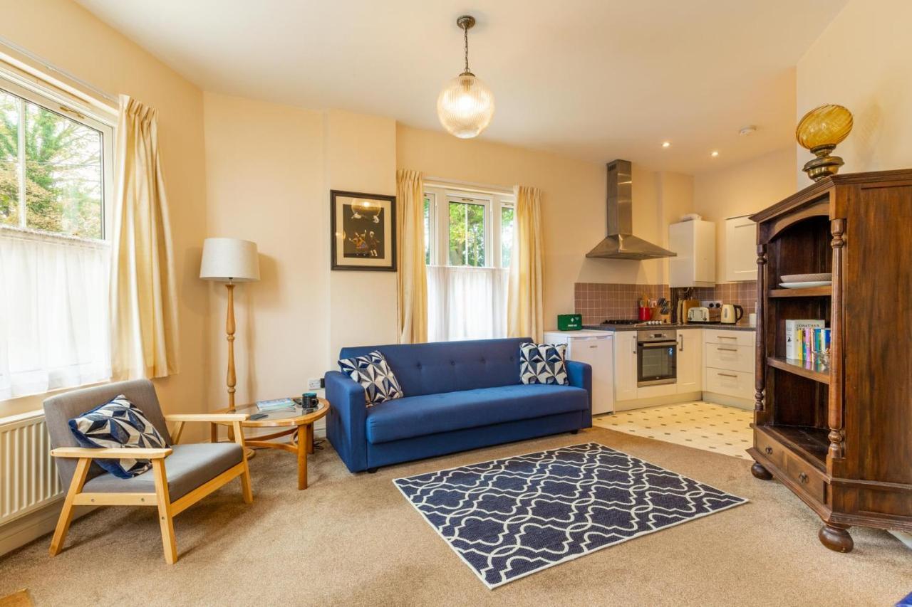 Host & - Coastal Retreat
